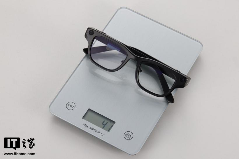 iFLYTEK AI Glasses Hands-On: Lightweight and Comfortable with a Refined Business Style