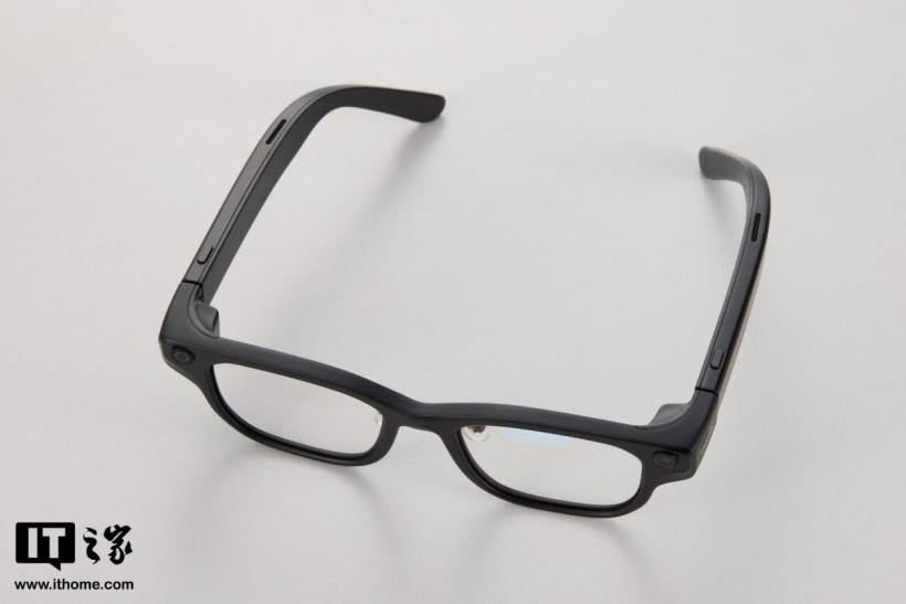 iFLYTEK AI Glasses Hands-On: Lightweight and Comfortable with a Refined Business Style