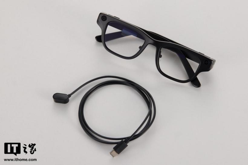 iFLYTEK AI Glasses Hands-On: Lightweight and Comfortable with a Refined Business Style