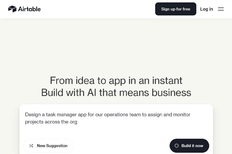 Airtable-এ টেবিল ও বিভিন্ন ভিউয়ের মাধ্যমে ব্যবসায়িক ডেটা সংগঠিত করার ইন্টারফেসের উদাহরণ